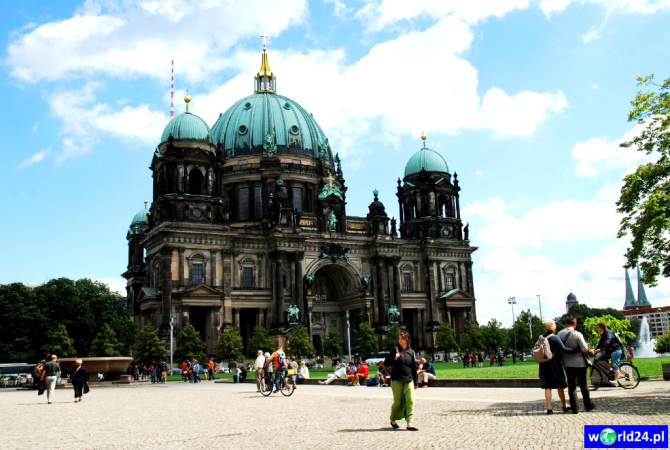 Europa-Niemcy-Berlin-Kurfürsterdamm-2011 (2)