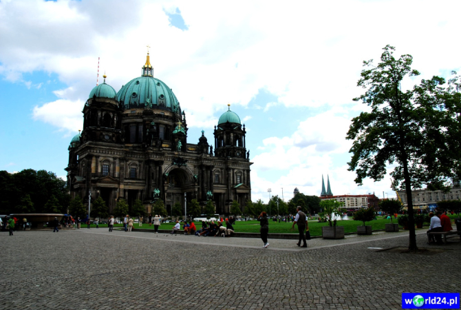 Europa-Niemcy-Berlin-Kurfürsterdamm-2011 (2)