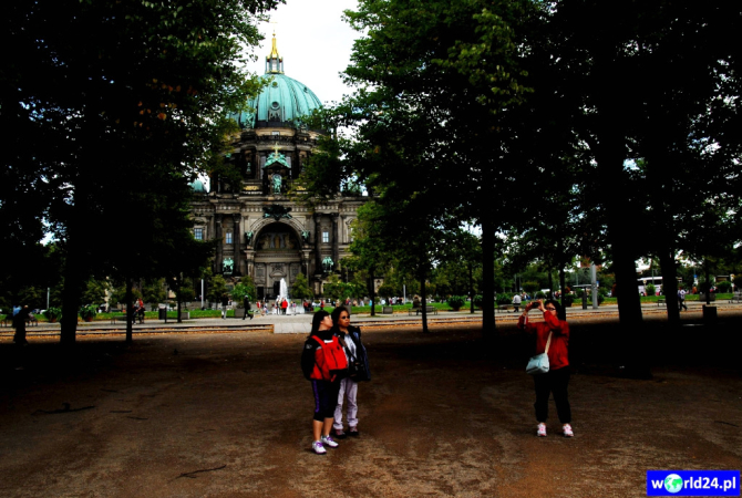 Europa-Niemcy-Berlin-Kurfürsterdamm-2011 (3)