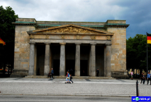 Europa-Niemcy-Berlin-Kurfürsterdamm-2011 (3)