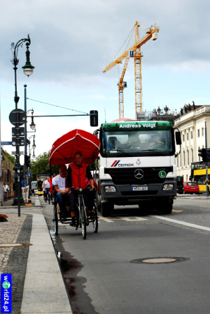 Europa-Niemcy-Berlin-Kurfürsterdamm-2011 (3)