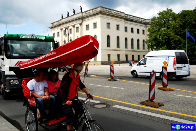 Europa-Niemcy-Berlin-Kurfürsterdamm-2011 (3)