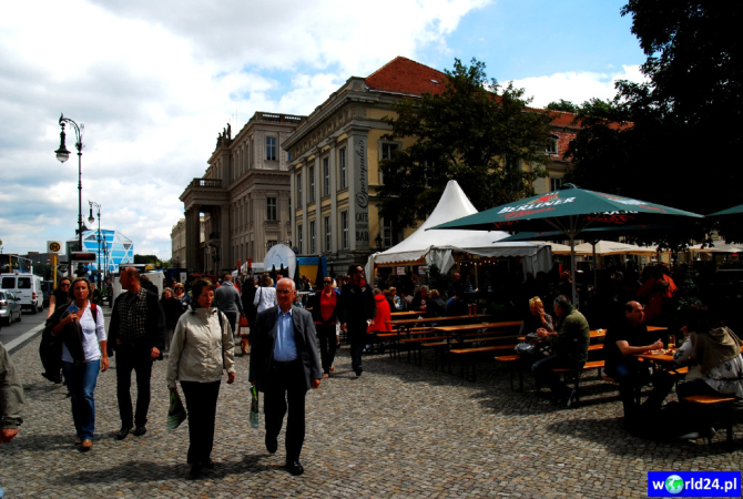 Europa-Niemcy-Berlin-Kurfürsterdamm-2011 (3)