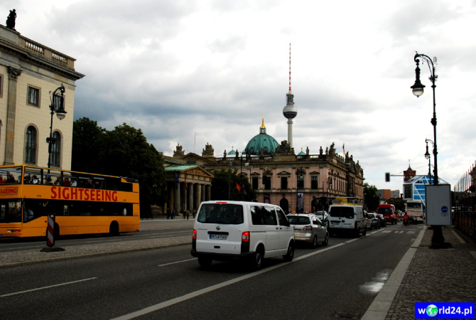 Europa-Niemcy-Berlin-Kurfürsterdamm-2011 (3)