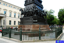 Europa-Niemcy-Berlin-Kurfürsterdamm-2011 (3)