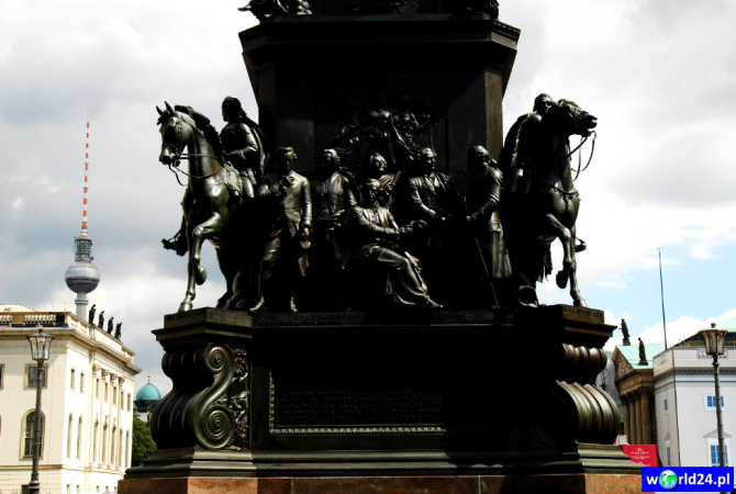 Europa-Niemcy-Berlin-Kurfürsterdamm-2011 (3)