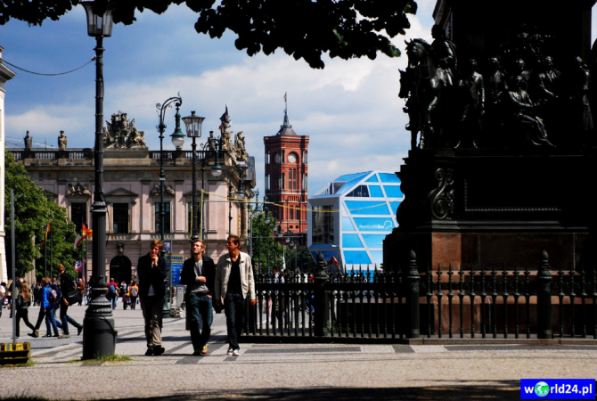 Europa-Niemcy-Berlin-Kurfürsterdamm-2011 (3)