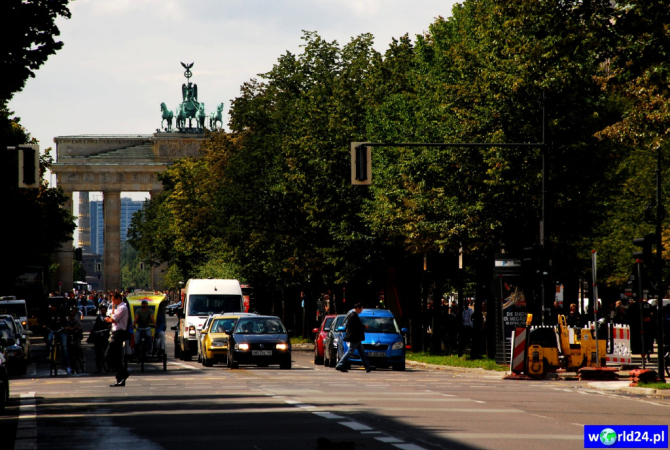 Europa-Niemcy-Berlin-Kurfürsterdamm-2011 (4)