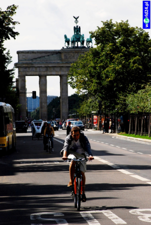 Europa-Niemcy-Berlin-Kurfürsterdamm-2011 (4)