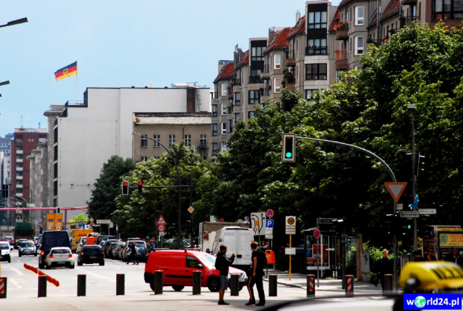 Europa-Niemcy-Berlin-Kurfürsterdamm-2011 (4)