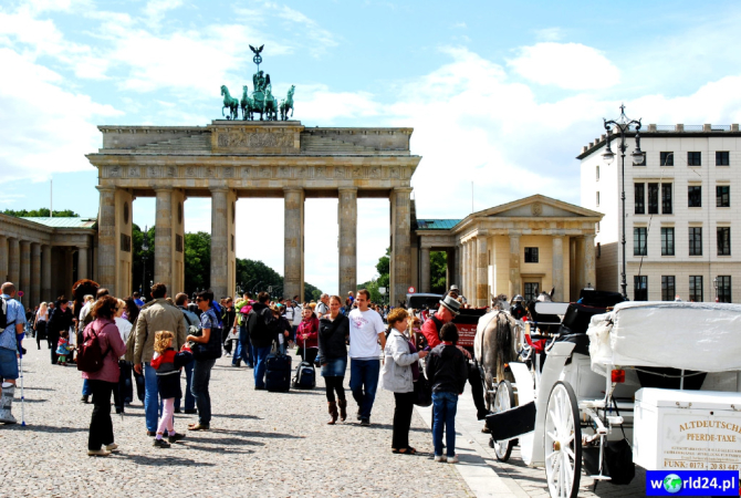 Europa-Niemcy-Berlin-Kurfürsterdamm-2011 (4)