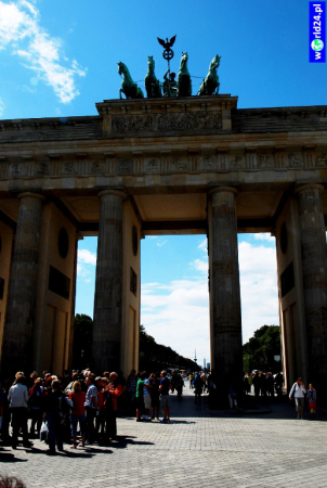 Europa-Niemcy-Berlin-Kurfürsterdamm-2011 (4)