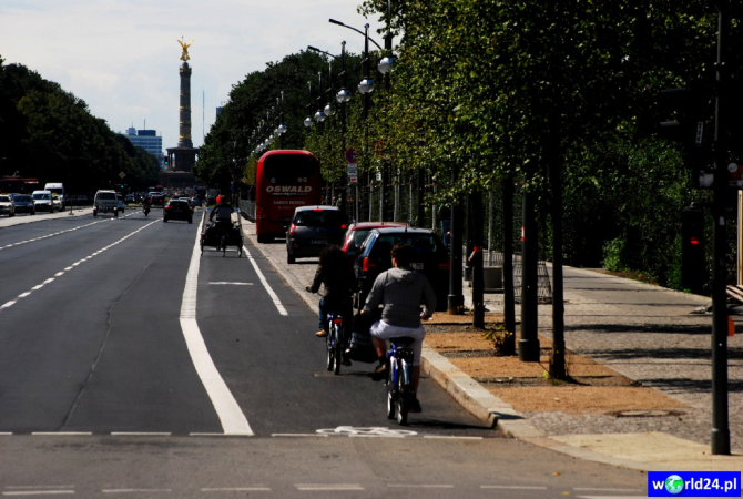 Europa-Niemcy-Berlin-Kurfürsterdamm-2011 (4)