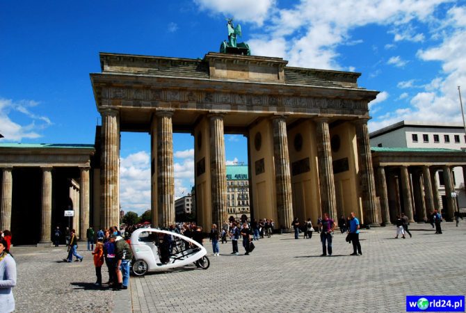 Europa-Niemcy-Berlin-Kurfürsterdamm-2011 (4)