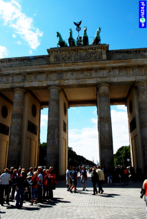 Europa-Niemcy-Berlin-Brama Brandenburska-2011