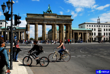 Europa-Niemcy-Berlin-Brama Brandenburska-2011