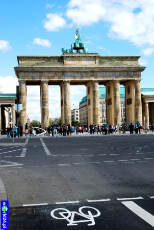 Europa-Niemcy-Berlin-Brama Brandenburska-2011