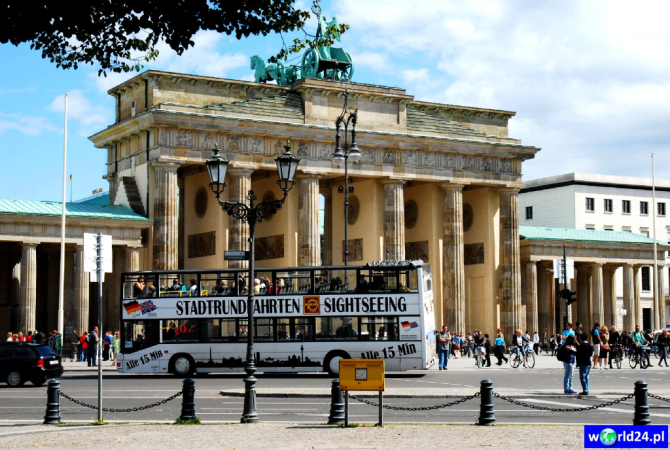 Europa-Niemcy-Berlin-Brama Brandenburska-2011