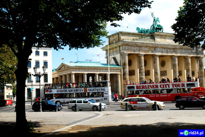 Europa-Niemcy-Berlin-Brama Brandenburska-2011
