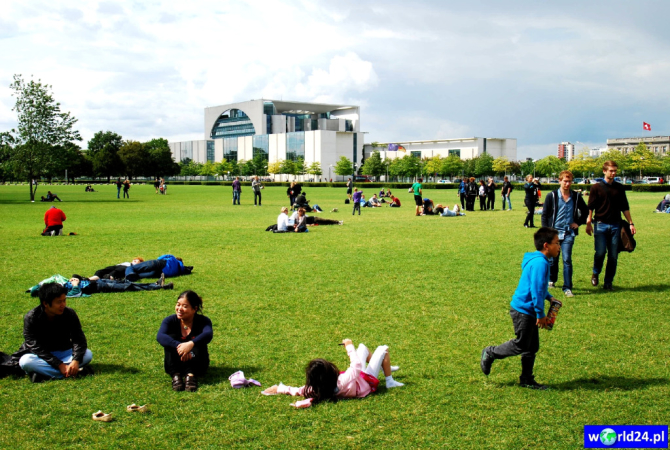 Europa-Niemcy-Berlin-Reichstag-2011