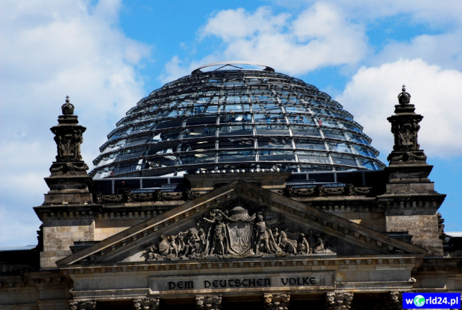 Europa-Niemcy-Berlin-Reichstag-2011
