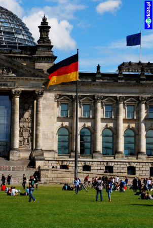 Europa-Niemcy-Berlin-Reichstag-2011