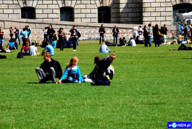 Europa-Niemcy-Berlin-Reichstag-2011