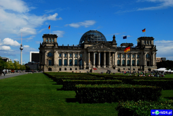 Europa-Niemcy-Berlin-Reichstag-2011 (2)