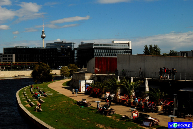Europa-Niemcy-Berlin-Hauptbahnhof-2011