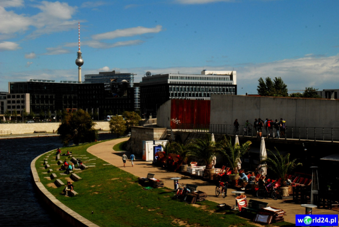 Europa-Niemcy-Berlin-Hauptbahnhof-2011