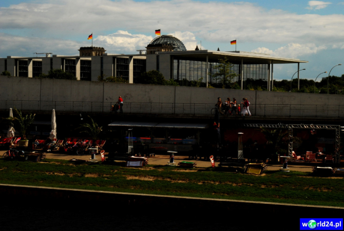 Europa-Niemcy-Berlin-Hauptbahnhof-2011