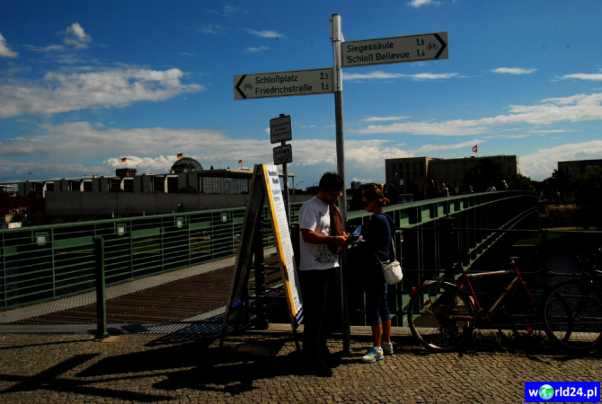 Europa-Niemcy-Berlin-Hauptbahnhof-2011