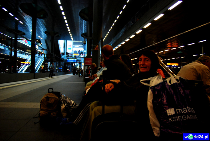Europa-Niemcy-Berlin-Hauptbahnhof-2011