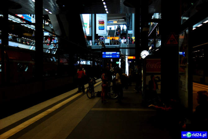 Europa-Niemcy-Berlin-Hauptbahnhof-2011
