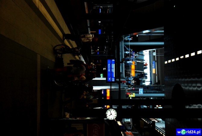 Europa-Niemcy-Berlin-Hauptbahnhof-2011